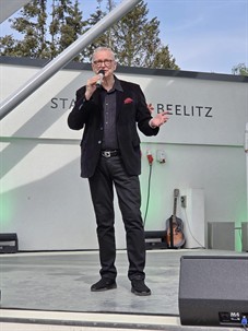 Er brachte den vielen Gästen große Freude mit seinen Liedern!